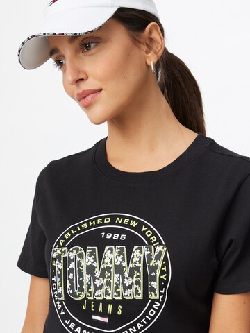 Tricou de la Tommy Jeans pe negru