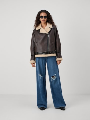 Vero Moda Tall Kurtka zimowa 'VMJOANNA' w kolorze brązowy