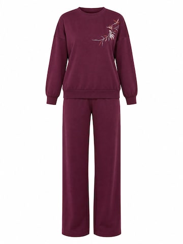 Lady Bersan Leisure suit in Red: front