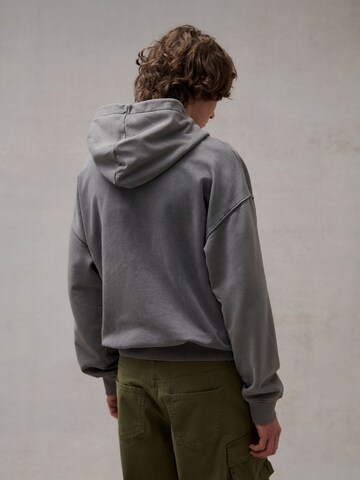 THE ELECTRIC STATE COLLECTION - Sudadera con cremallera en gris