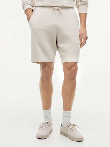 TOMMY HILFIGER Обычный Штаны 'ESSENTIAL' в Бежевый: спереди