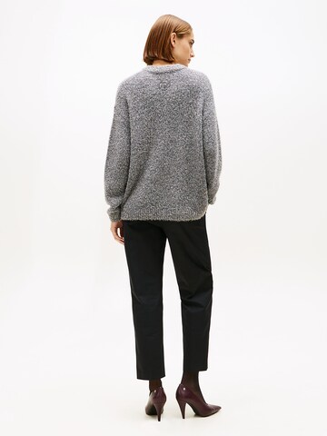 TOMMY HILFIGER Sweater in Grey