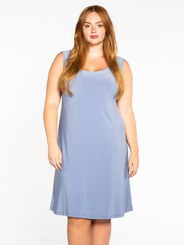 Yoek Dress in Blue