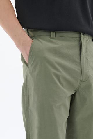 Matinique Loose fit Chino trousers in Green