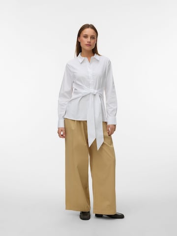 Camicia da donna 'AWALVA' di VERO MODA in bianco