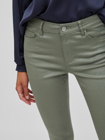 VILA Skinny Jeans in Grün