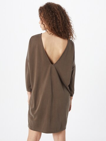 Robe 'Nuala' mbym en marron