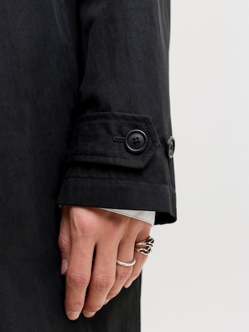 Jack & Jones Premium Přechodný kabát 'JPRBLAMARLEY' – černá