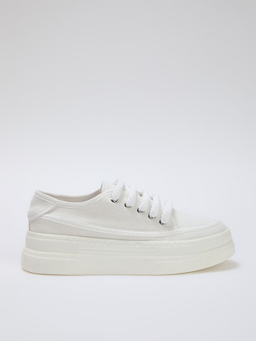 Trendyol Platform trainers in White