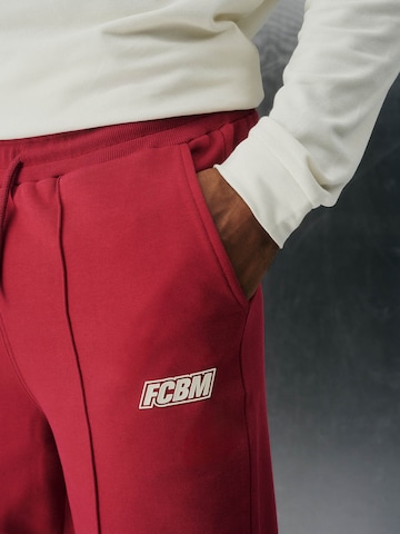 FCBM - Regular Calças 'Eren' em vermelho