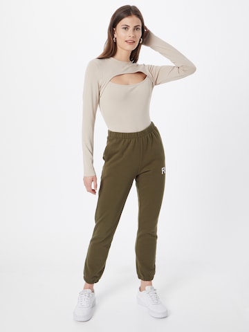 Ragdoll LA Tapered Broek in Groen: voorkant