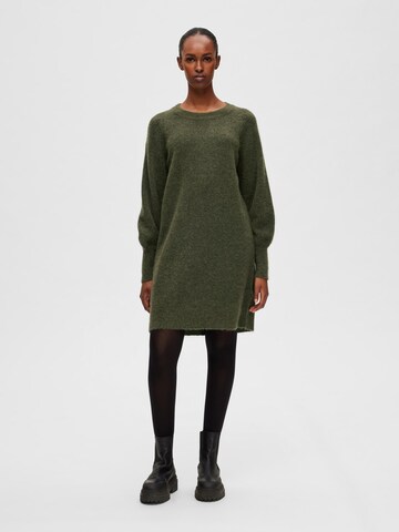 Selected Femme Petite - Vestido de punto 'LULU' en verde