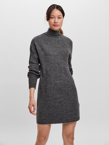 Robes en maille 'Lefile' VERO MODA en gris : devant