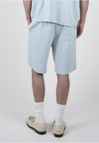 Prohibited Regular Shorts in Blau