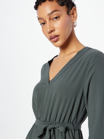 Robe ' Pauline' ABOUT YOU en vert