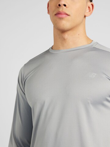 T-Shirt fonctionnel 'Essentials' new balance en gris