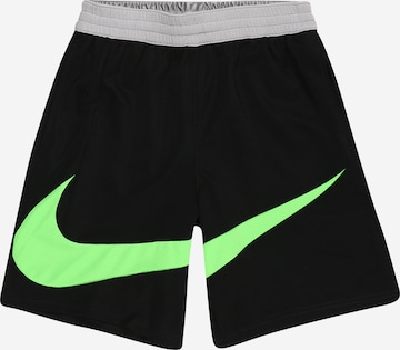 NIKE Regular Sportshorts in Schwarz: predná strana