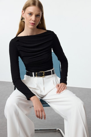 Trendyol Shirt in Zwart: voorkant