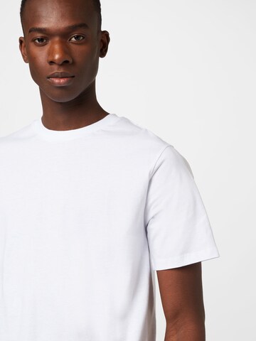 T-Shirt 'Amin' ABOUT YOU en blanc