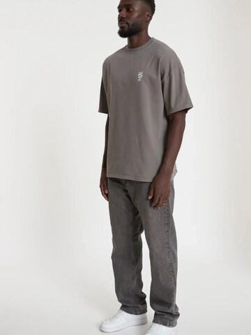 YSPT Studio Shirt 'ADVENTURE'‌‌‌‌‌‌‌ in Grau