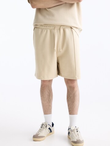 Pull&Bear Regular Broek in Beige: voorkant