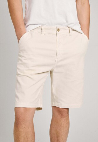 Pepe Jeans Regular Trousers in White: front