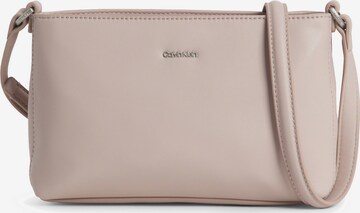 Borsa a tracolla 'Must' di Calvin Klein in grigio: frontale