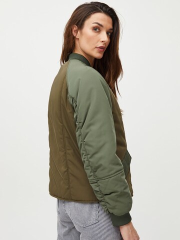 PULZ Jeans - Chaqueta de entretiempo 'Elena' en verde