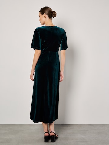 Apricot Dress ' ' in Green