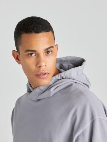 Rockupy Sweatshirt 'Mads'‌‌‌‌‌‌‌‌‌‌ in Grau