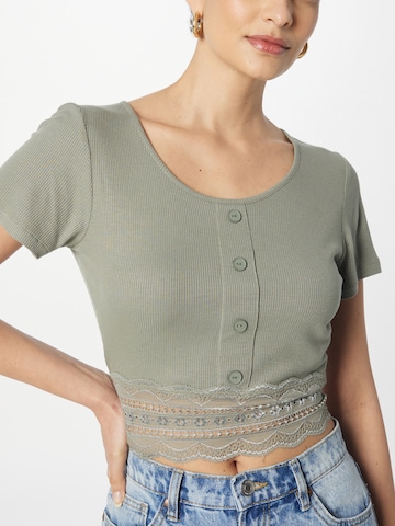 ABOUT YOU Shirt 'Carin' in Green