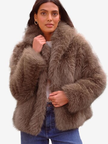 love & roses Tussenmantel in Bruin: voorkant