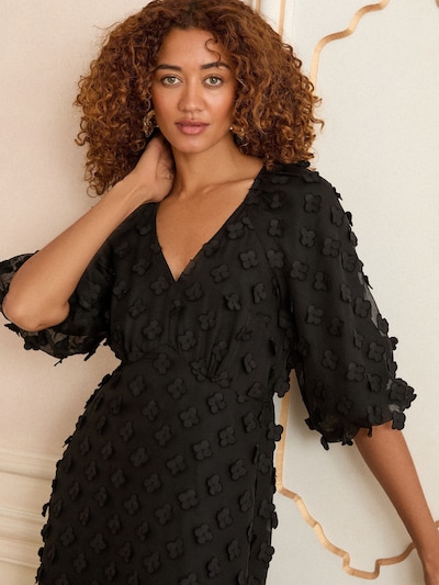 Rochie love & roses pe negru, Vizualizare produs