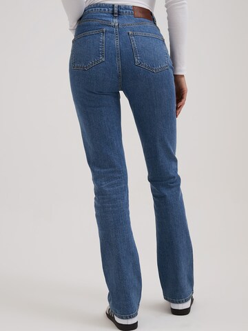 RÆRE by Lorena Rae Bootcut Jeans 'Ela Tall' in Blau