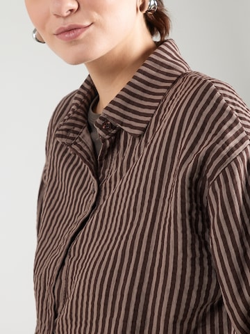 Bluză 'Le44ssi' de la Hailys pe roz