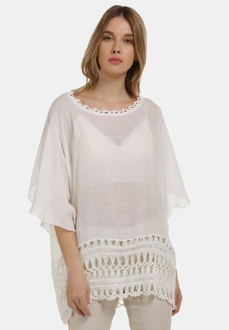 Usha Shirt in White: front