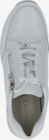 Chaussure de sport à lacets CAPRICE en blanc