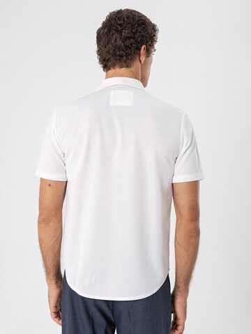 Antioch - Ajuste regular Camisa en blanco