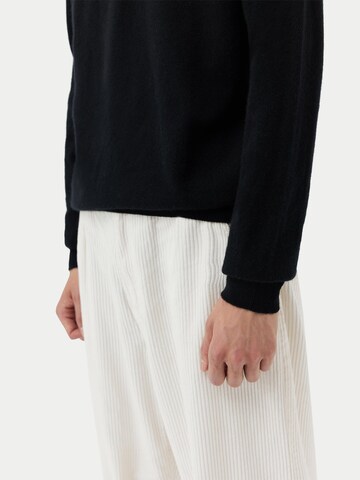 GOBI Cashmere Svetr – černá