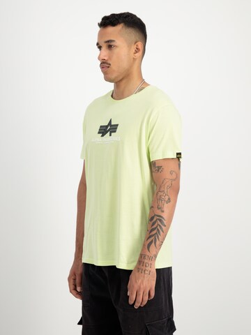 ALPHA INDUSTRIES Футболка в Желтый: спереди