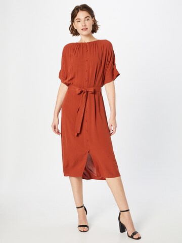 Robe-chemise ESPRIT en marron : devant