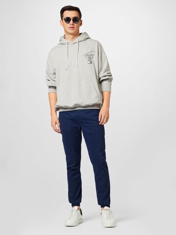 Sweat-shirt Tommy Jeans en gris