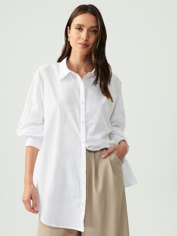 Sável Blouse 'NINA' in White: front