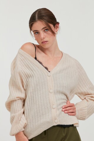 Cardigan 'AMARA' ICHI en beige : devant