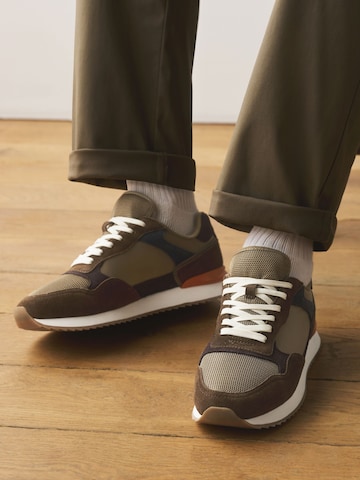 Next Sneaker in Braun