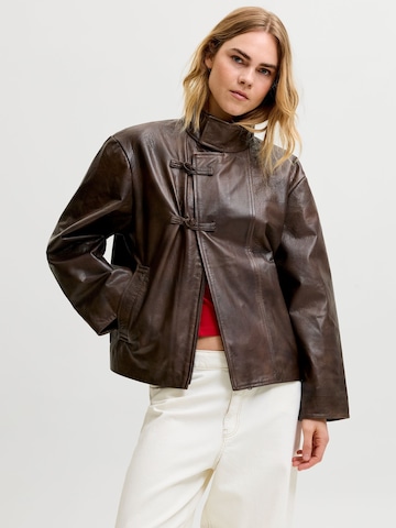 Veste mi-saison JJXX en marron : devant