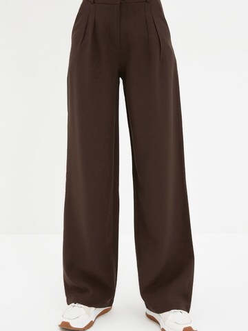 Trendyol Wide leg Pleat-Front Pants in Brown