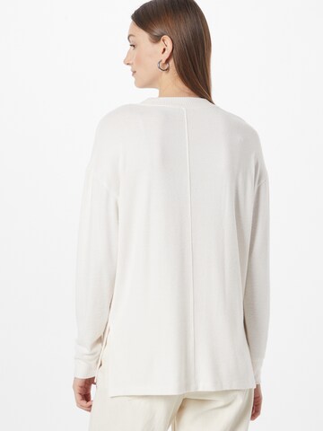 Pull-over Abercrombie & Fitch en blanc