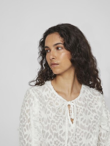 VILA - Blusa en blanco