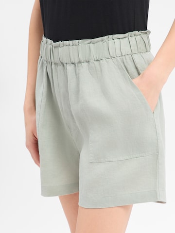 Marie Lund Regular Trousers in Green